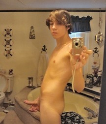 photographing in the mirror (selfies) 59c3835381776.jpg