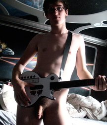 I like playing the guitar 59c5df5e62e06.jpg