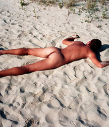 guys on the sand of the sea 59d25f95a3ba2.jpg
