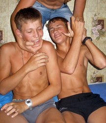 two very beautiful guys 59d3a7b2e4f51.jpg