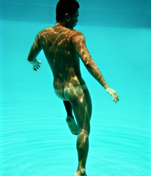 swim underwater bare 59d3ad502ac12.jpg