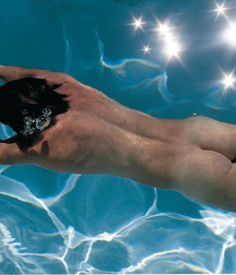 swim underwater bare 59d3ad589fede.jpg