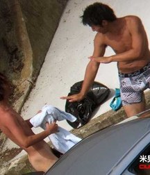 Japanese guys get stripped off the street 59d94a5aad76f.jpg