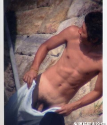 Japanese guys get stripped off the street 59d94a5d4409b.jpg