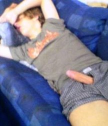 this guy has so much sleep 59e3d68605d4e.jpg