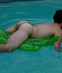 on the inflatable cot 59e50ee68f687.jpg