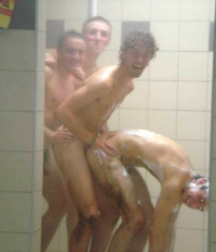 guys have fun in the common shower 59e7b76b1a293.jpg