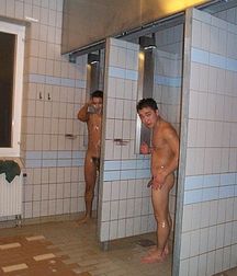 guys have fun in the common shower 59e7b7708e2e3.jpg