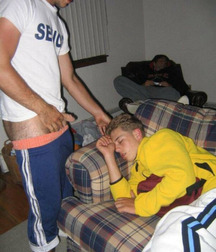 funny nude guys 59ee3edaa01b9.jpg