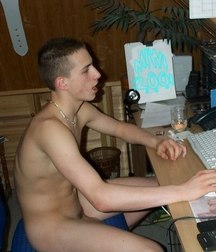 guys with the computer 59f2b826be7ae.jpg