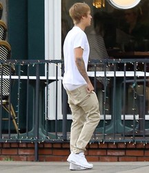 young boys in sagging