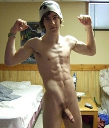 the boys show their muscles 5a00d4d60b861.jpg