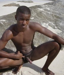 bare black guys crouched 5a01e09f5b7bb.jpg