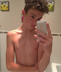selfies no nude 5a01e131cba68.jpg