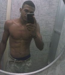 selfies no nude 5a01e13a09267.jpg