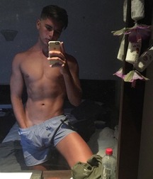 selfies no nude 5a01e144503b3.jpg