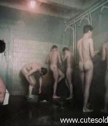 the shower in the Russian barracks 5a033ec47f6c3.jpg