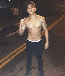 beautiful guys 5a060e240d434.jpg