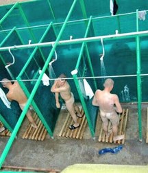 Russian soldiers are washed 5a073d7545e59.jpg