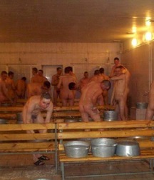 Russian soldiers are washed 5a073d7ed226d.jpg