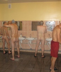 Russian soldiers are washed 5a073d89297f2.jpg