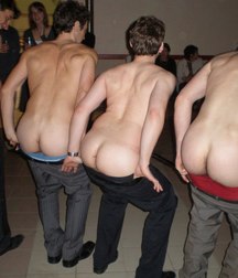 guys showing their ass 5a0c8b063771a.jpg