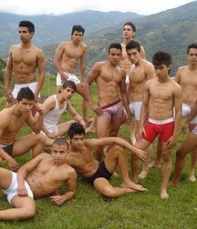 I love the guys in their underwear 5a14620fb9982.jpg