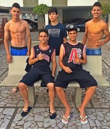 so many guys, all beautiful 5a16fbb9252a6.jpg