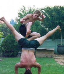 young boys playing 5a254dad84b7a.jpg
