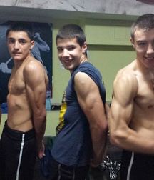 athletic-looking boys 5a279875008e3.jpg