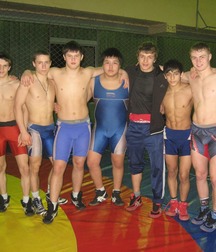 athletic-looking boys 5a27988e40187.jpg