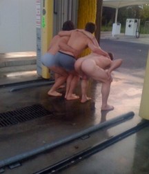 crazy, funny and naked 5a2aa11b2201c.jpg