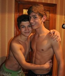 beautiful straight guys 5a315484392f8.jpg