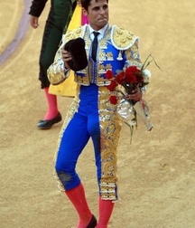 the torero's sensuality 5a33f7c55557b.jpg