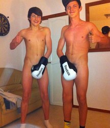 two very shy guys 5a384c8f1a94b.jpg
