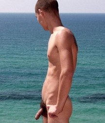 on the beach alone and naked 5a3b611d453e3.jpg