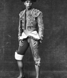 bull and bullfighter 5a3bb362e6b61.jpg