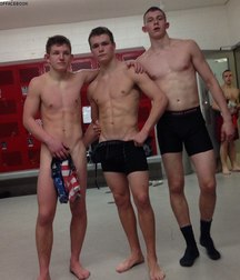 interesting moments in the locker rooms 5a409b8e21bf9.jpg