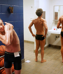interesting moments in the locker rooms 5a409b90758a0.jpg
