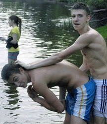 have fun among males 5a42b16d2eb16.jpg
