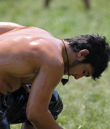 young Turkish wrestlers 5a42b1b934303.jpg