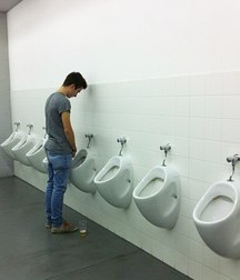 the male urinal 5a4e647636318.jpg