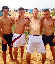 friends Straight Boys fun 5a5087fad9a09.jpg
