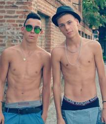 friends Straight Boys fun 5a508803dbe8a.jpg