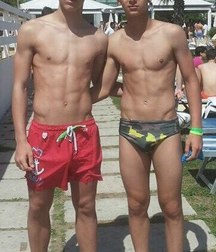 friends Straight Boys fun 5a50880f0677e.jpg