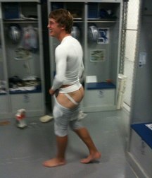 male changing rooms 5a5394b40f2d2.jpg