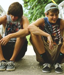 two friends 5a679b188b0f5.jpg