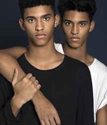 two friends 5a679b252ae85.jpg