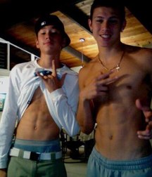 two friends 5a679b2d3bd6a.jpg