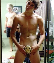 naked but not too much 5a6edafd132b1.jpg